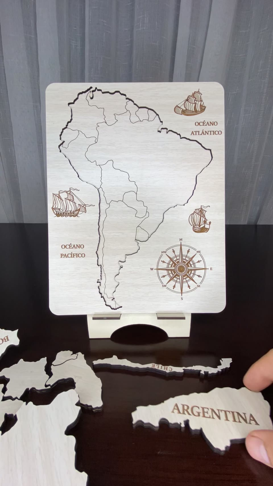 Mapa educativo de Sudamérica con sus piezas